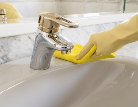 Deep cleaning of kitchen and bathroom areas in Westminster